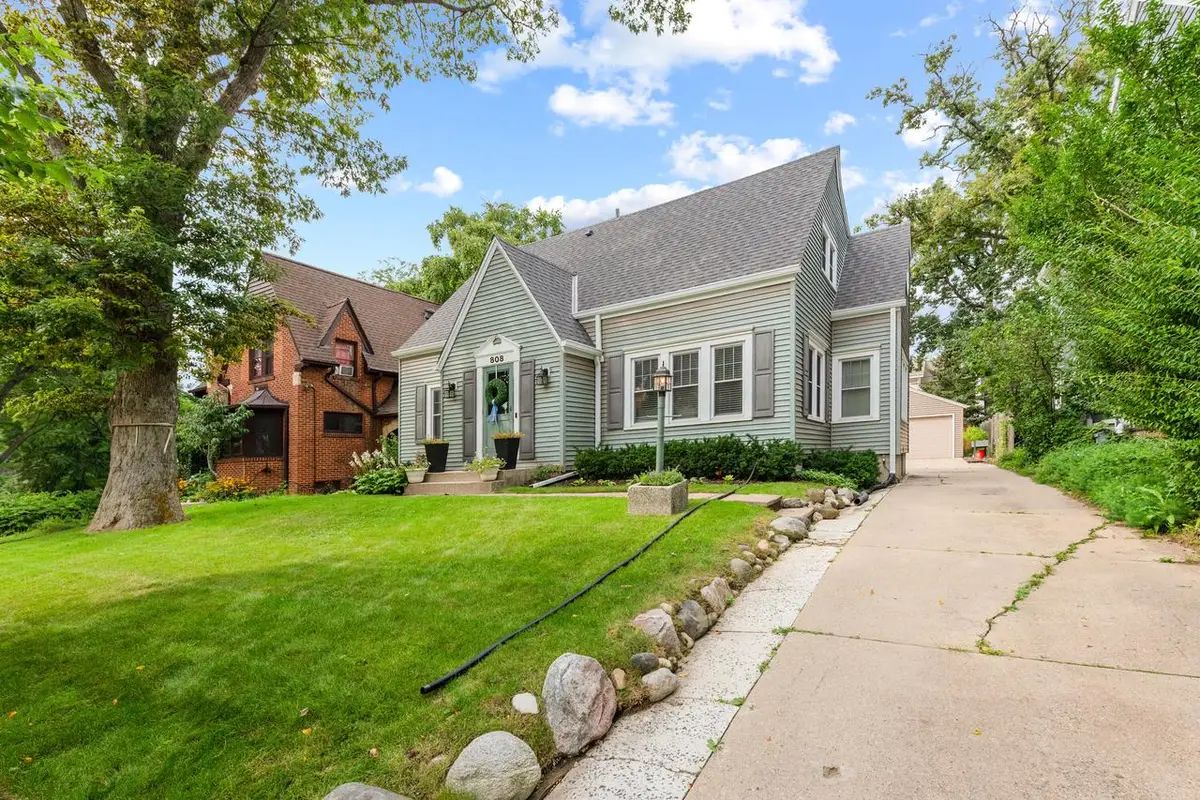 808 E Lake Forest AVENUE, Whitefish Bay, WI 53217 - #1