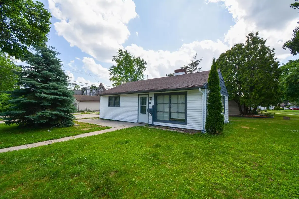 5625 N 57th STREET, Milwaukee, WI 53218 - #1