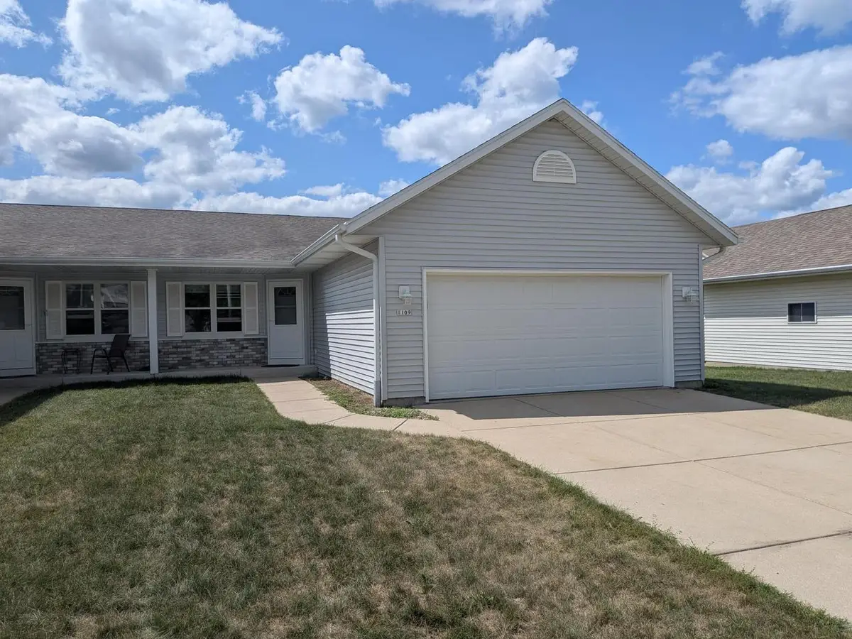 1109 Firethorn DRIVE #1, West Bend, WI 53090 - #1