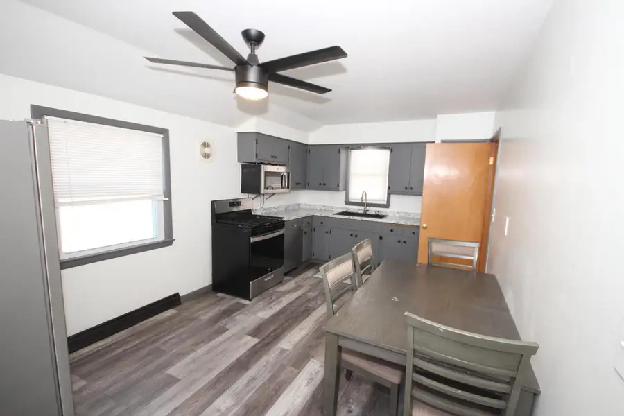 9000 W Custer AVENUE, Milwaukee, WI 53225 - #2