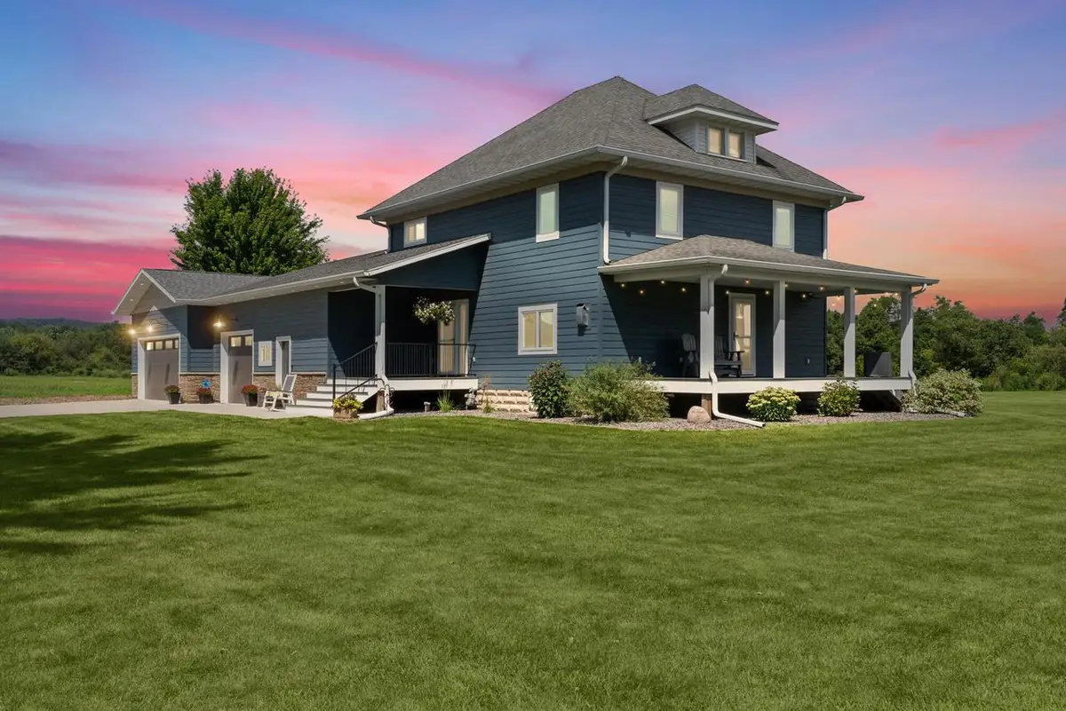 N20622 Oak Ridge DRIVE, Galesville, WI 54630 - #1