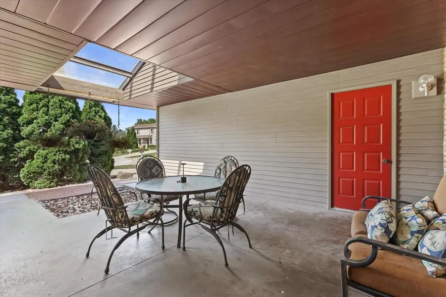 W232N6140 Teakwood COURT, Sussex, WI 53089 - #3