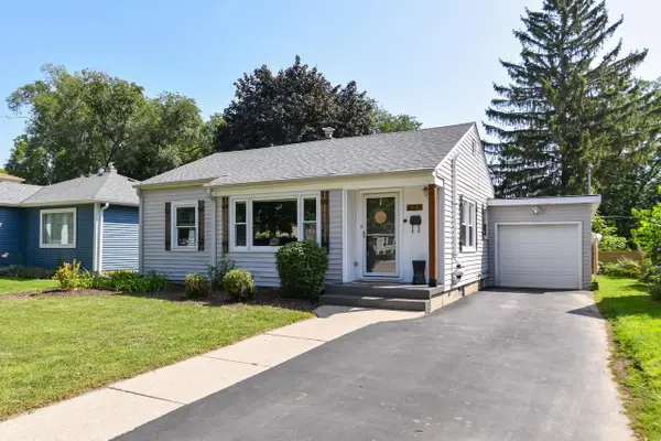 633 N Hine AVENUE, Waukesha, WI 53188