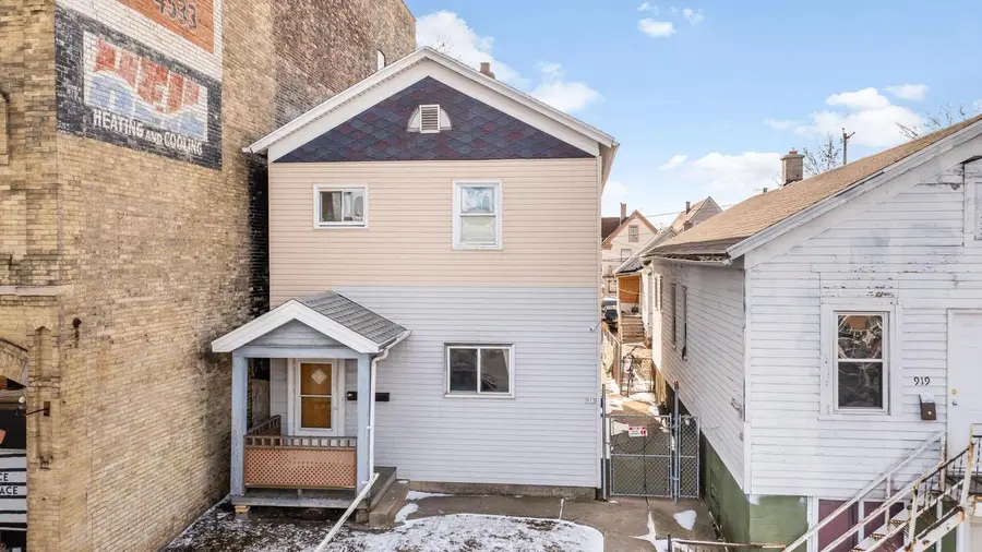 915 W National AVENUE, Milwaukee, WI 53204 - #2