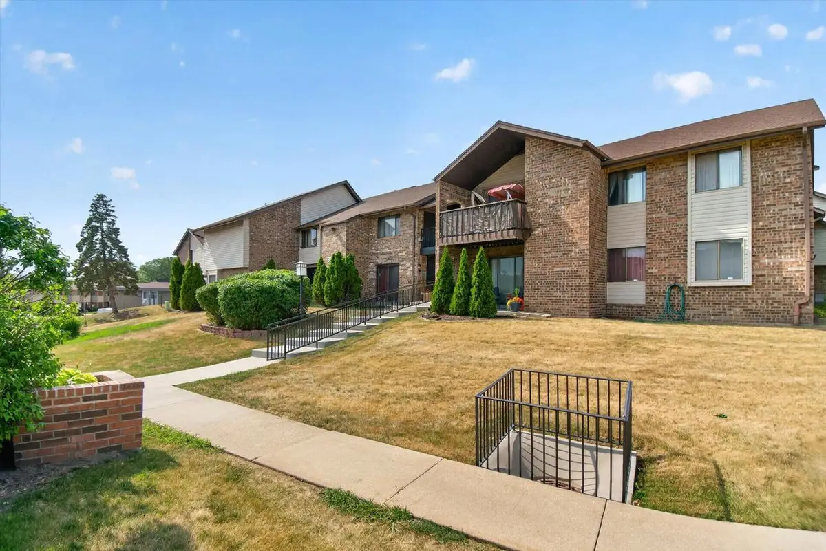 9034 W Lisbon AVENUE #32, Milwaukee, WI 53222 - #1