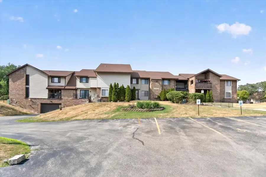 9034 W Lisbon AVENUE #32, Milwaukee, WI 53222 - #2
