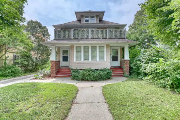 2013 E Wood PLACE #2015, Shorewood, WI 53211