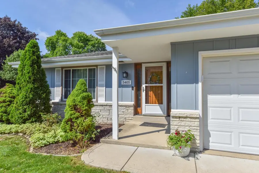 5405 N Shasta DRIVE, Glendale, WI 53209 - #2