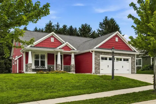 2748 Gateway AVENUE, Hartford, WI 53027
