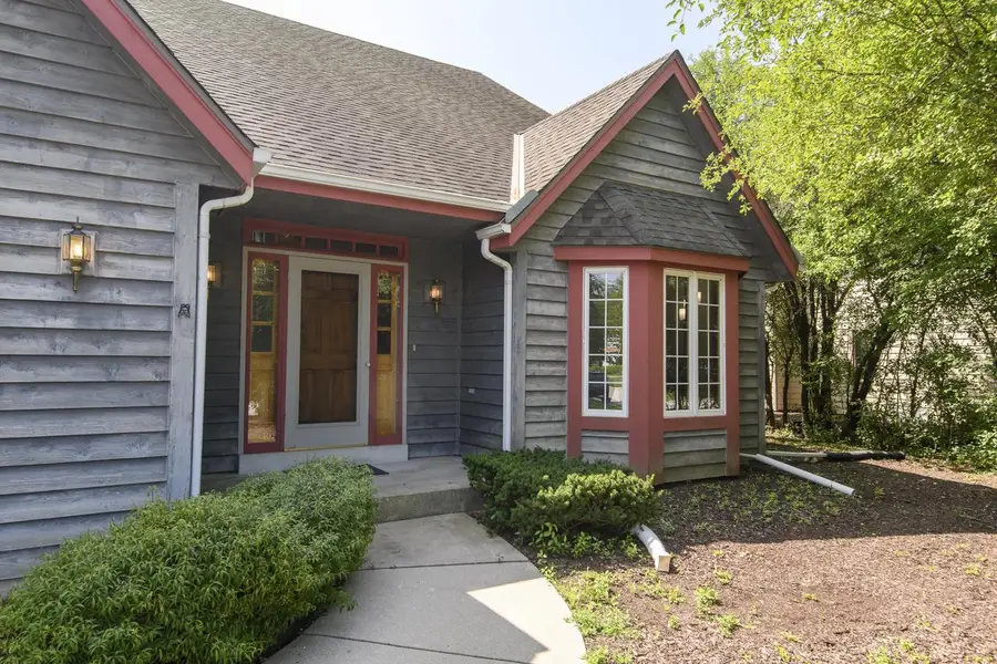 N52W14305 Thornhill DRIVE, Menomonee Falls, WI 53051 - #2