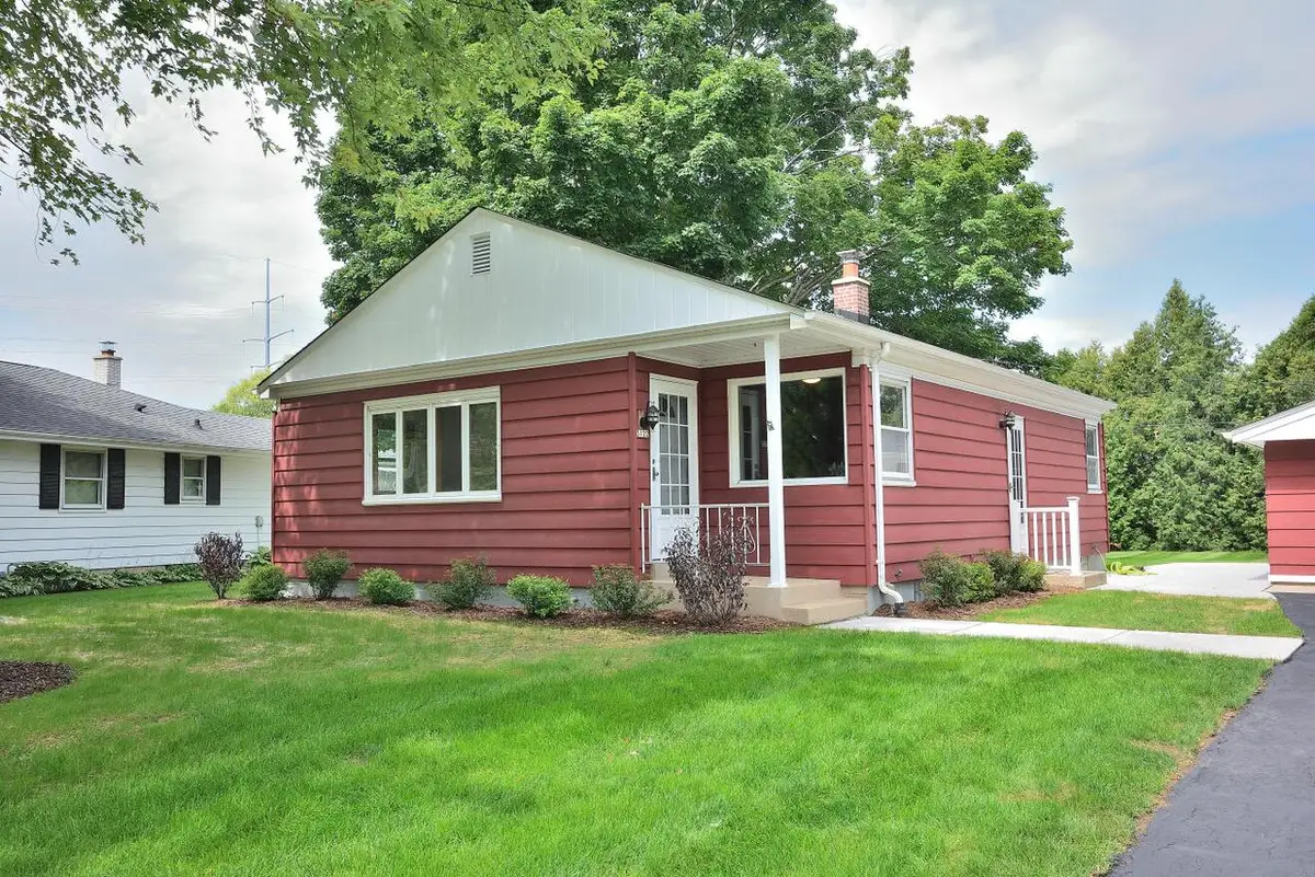 3122 W Rochelle AVENUE, Glendale, WI 53209 - #1