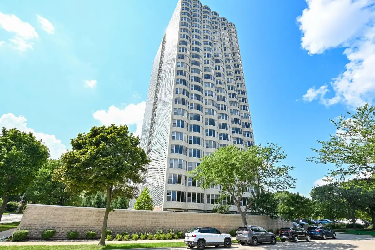 2525 S Shore DRIVE #8E, Milwaukee, WI 53207 - #1