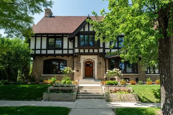 3107 N Shepard AVENUE, Milwaukee, WI 53211