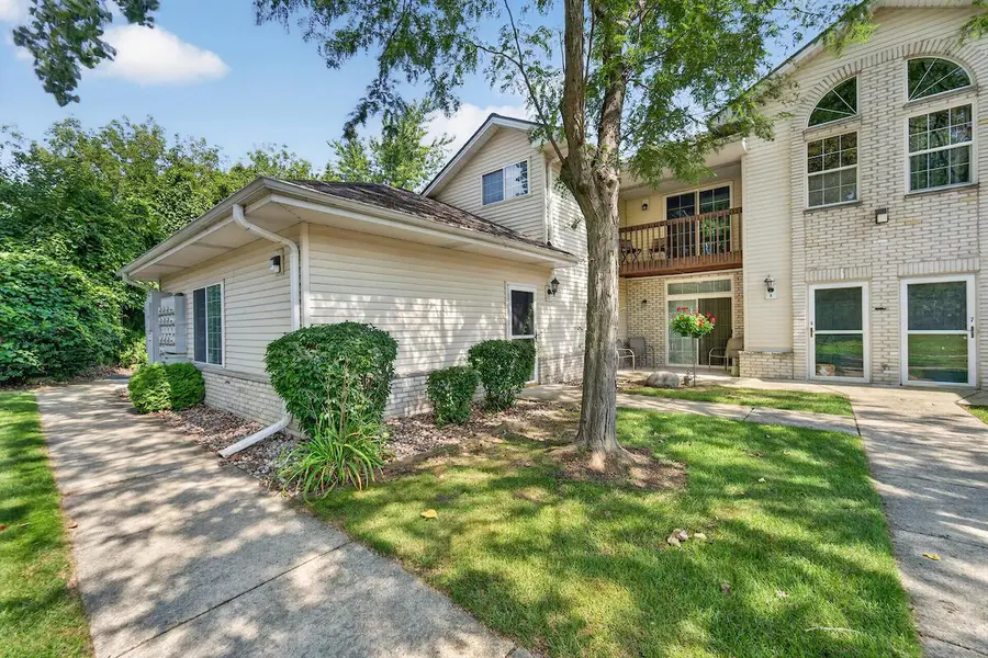 6115 S Creekside DRIVE ##12, Cudahy, WI 53110 - #2