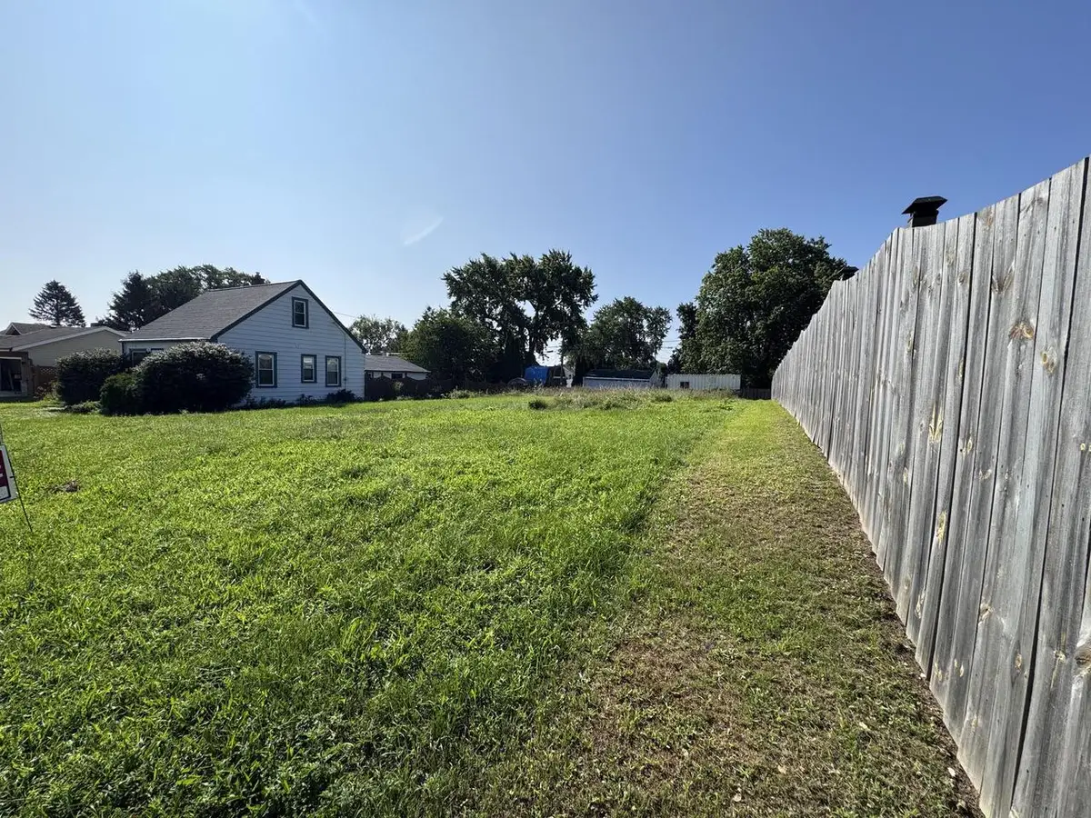 3323 W RAMSEY AVENUE, Greenfield, WI 53221 - #1