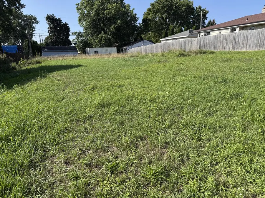 3323 W RAMSEY AVENUE, Greenfield, WI 53221 - #3