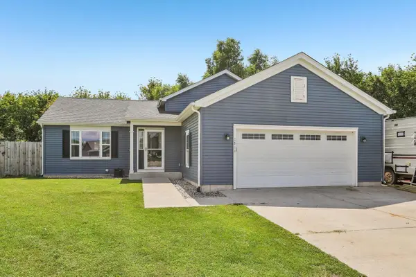 1511 E Longneedle LANE, Elkhorn, WI 53121