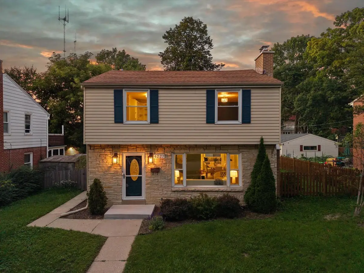 4227 N Olsen AVENUE, Shorewood, WI 53211 - #1