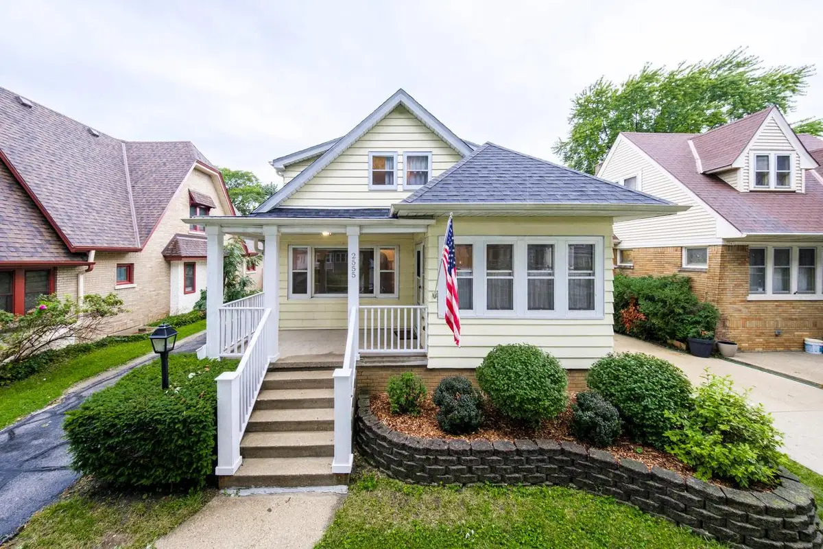 2555 N 72nd STREET, Wauwatosa, WI 53213 - #1