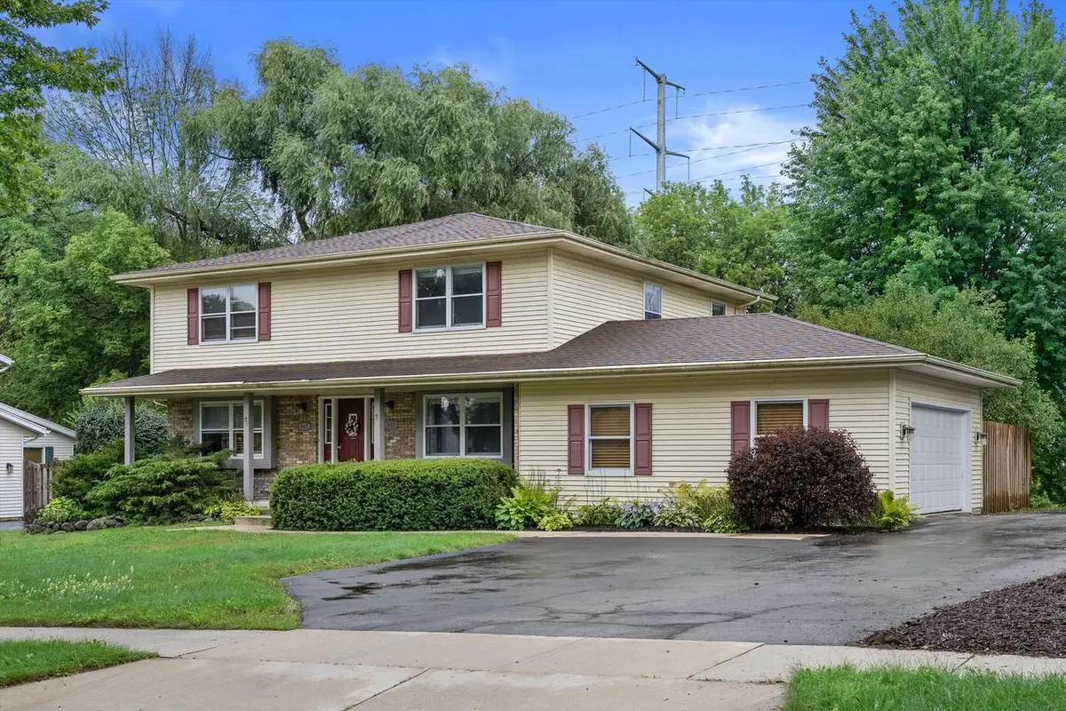 635 W Briarknoll COURT #637, Saukville, WI 53080 - #1
