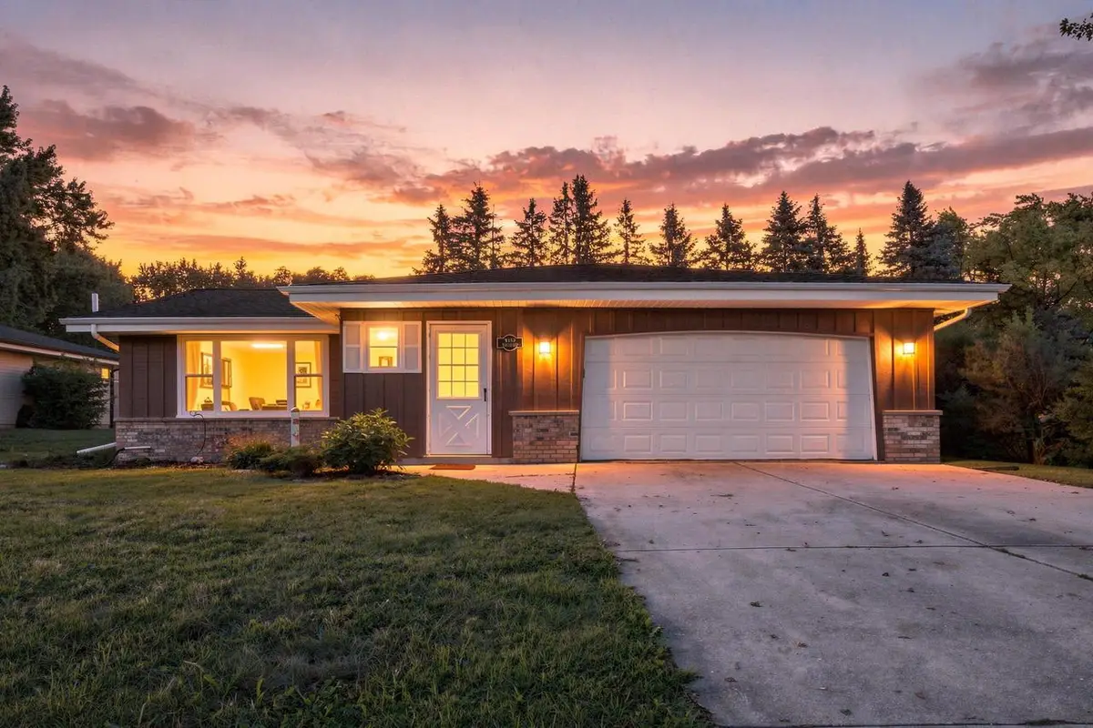 W157N10840 Catskill LANE, Germantown, WI 53022 - #1