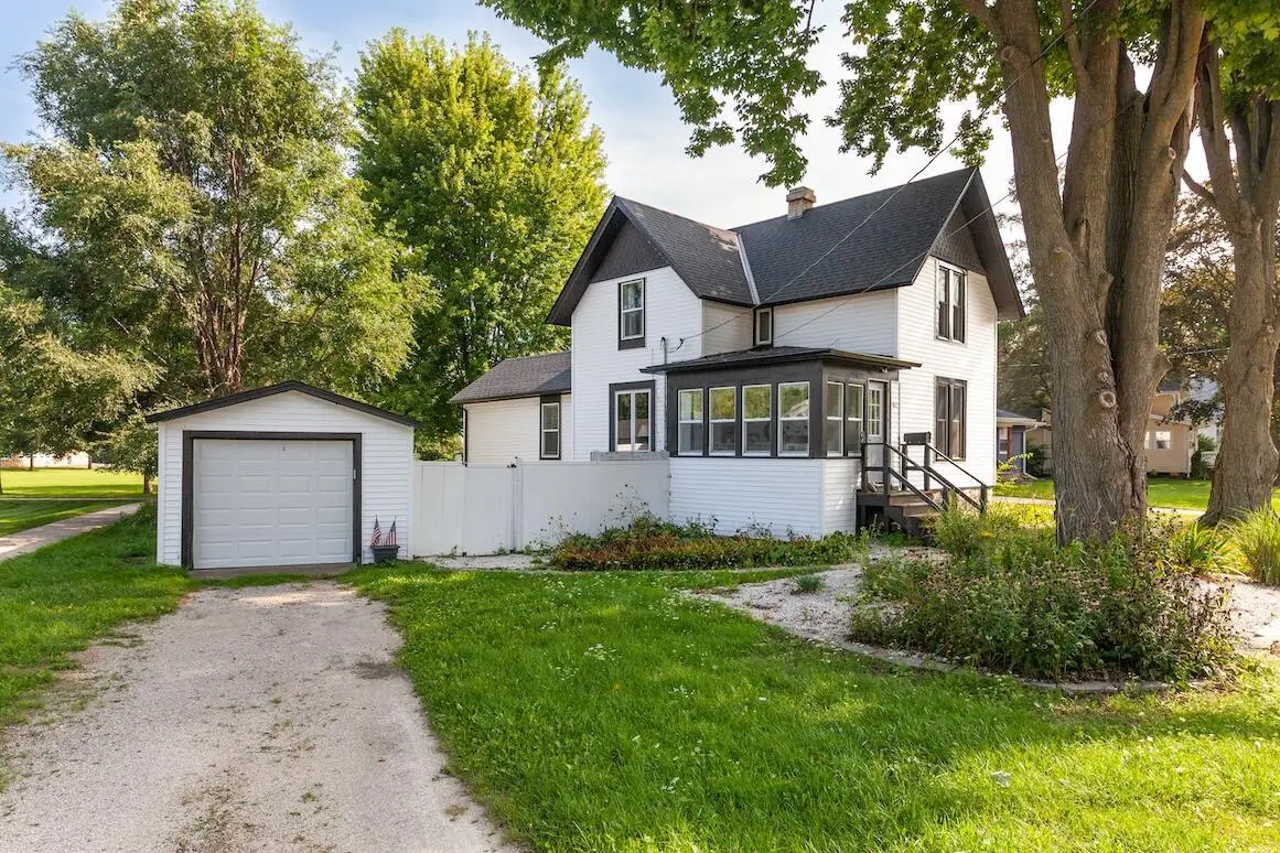 229 S Concord ROAD, Oconomowoc, WI 53066 - #1