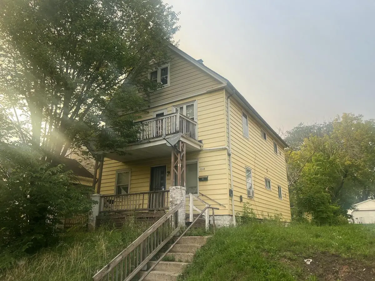 1114 W Keefe AVENUE, Milwaukee, WI 53206 - #1