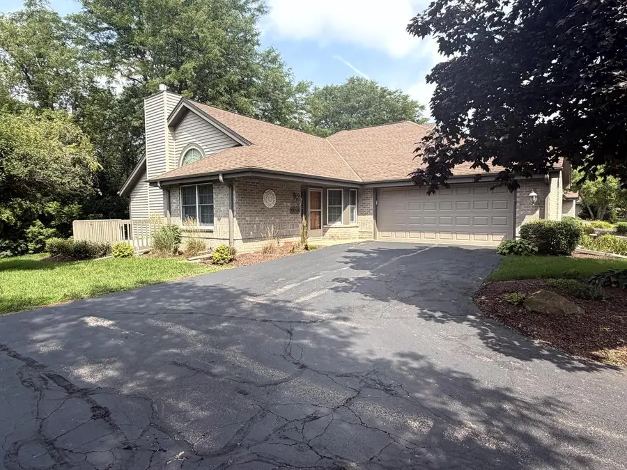 1924 Springbrook DRIVE N #A, Waukesha, WI 53186 - #2