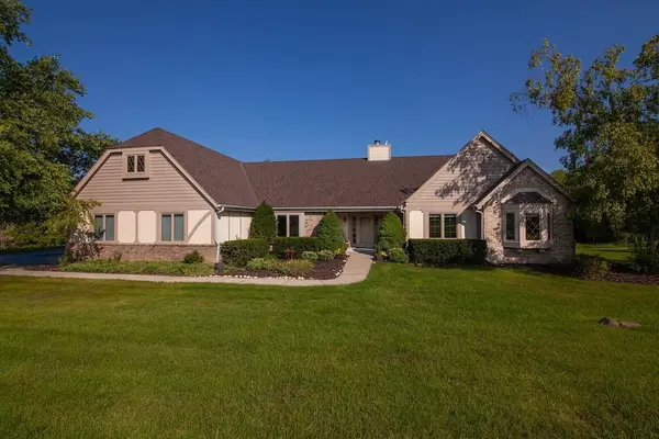 N27W30818 Golf Hills DRIVE, Pewaukee, WI 53072
