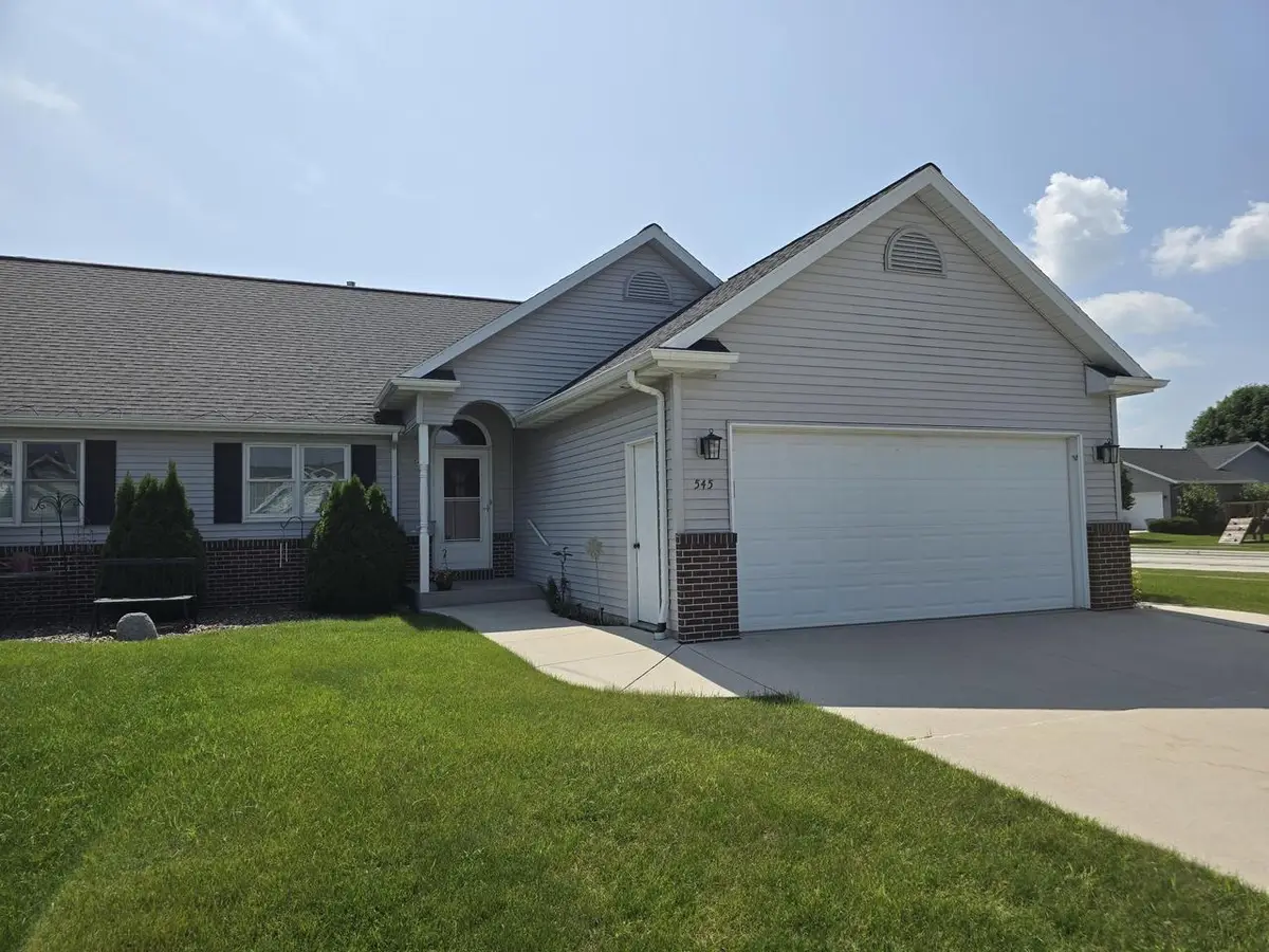 545 Ohio AVENUE, Oostburg, WI 53070 - #1