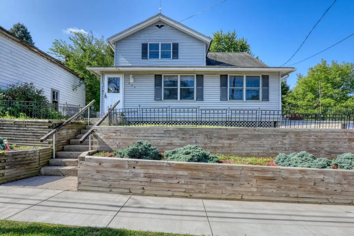 427 W Main STREET, West Bend, WI 53090 - #1