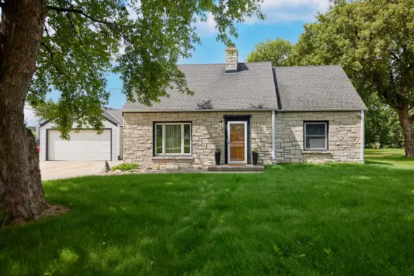 113 N 121st STREET, Wauwatosa, WI 53226