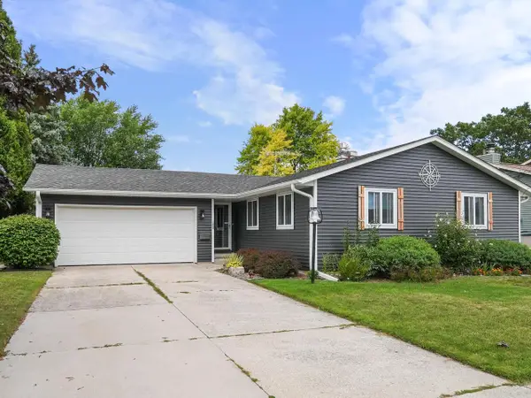 1668 Atlanta CIRCLE, Manitowoc, WI 54220