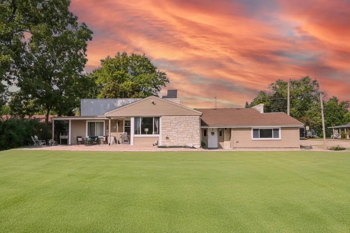 9205 S Chicago ROAD, Oak Creek, WI 53154 - #1