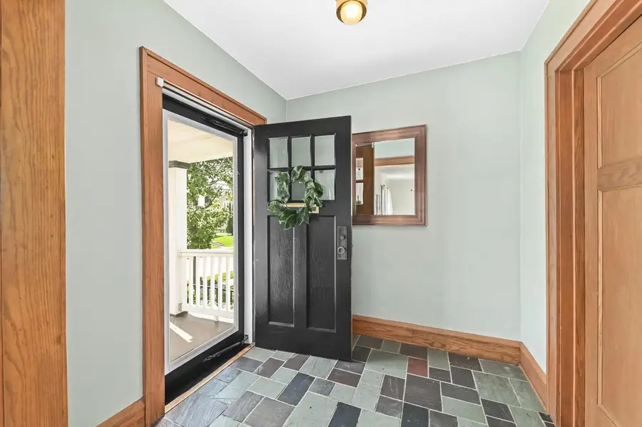 7442 Lincoln PLACE, Wauwatosa, WI 53213 - #2