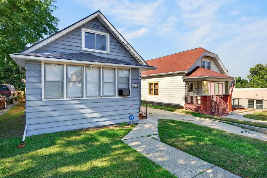 9012 W Greenfield AVENUE, West Allis, WI 53214 - #2