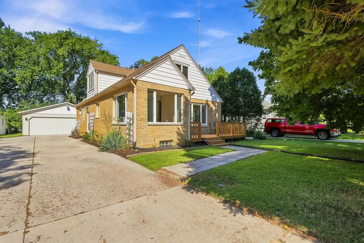 1004 N 37th STREET, Sheboygan, WI 53081 - #1