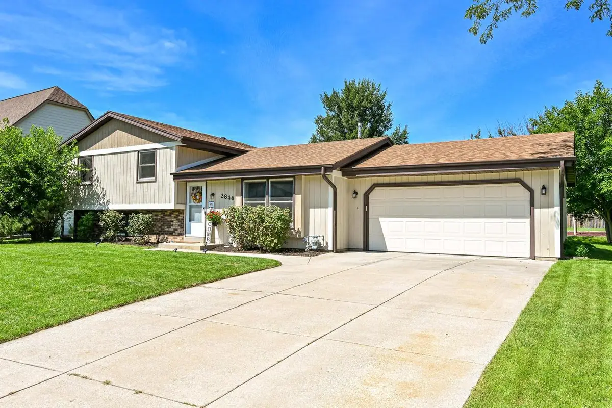 2846 W Briarwood DRIVE, Franklin, WI 53132 - #1