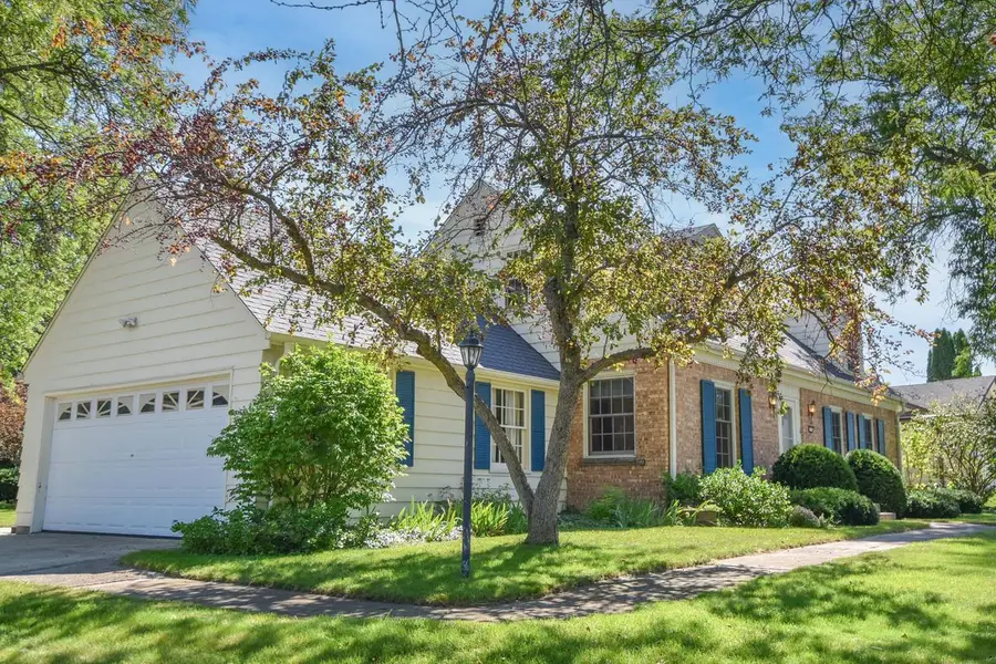 7758 N Berwyn AVENUE, Glendale, WI 53209 - #3