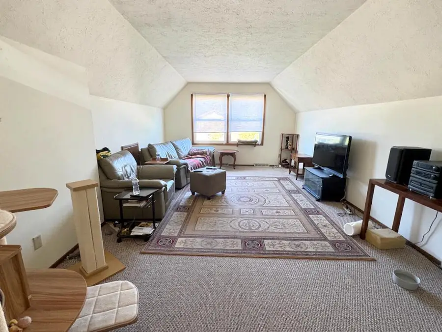 4449 W Tesch AVENUE, Greenfield, WI 53220 - #3