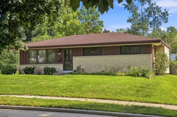 10923 W Cameron AVENUE, Milwaukee, WI 53225