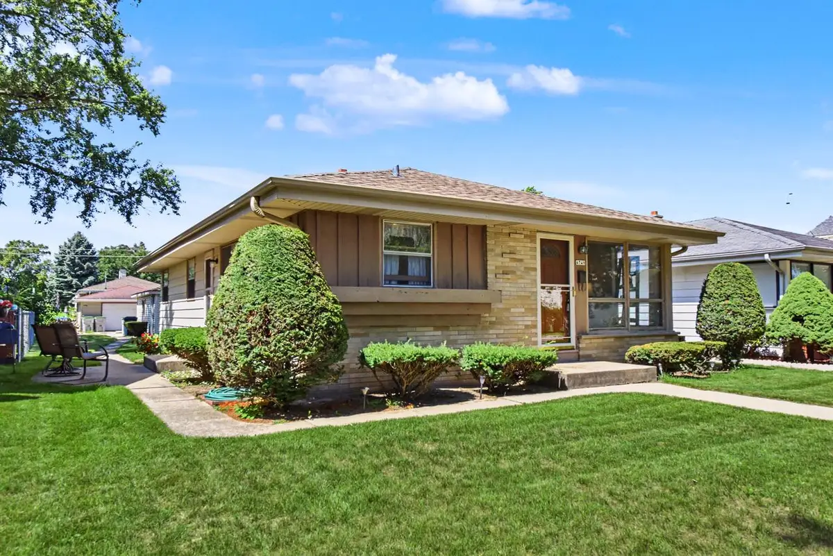 4749 N 90th STREET, Milwaukee, WI 53225 - #1