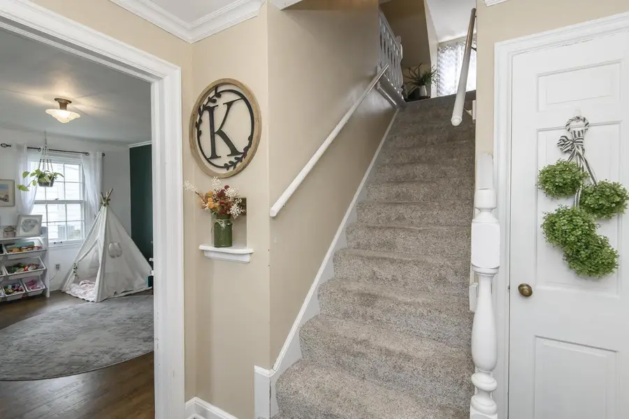 129 W Laflin AVENUE, Waukesha, WI 53186 - #2