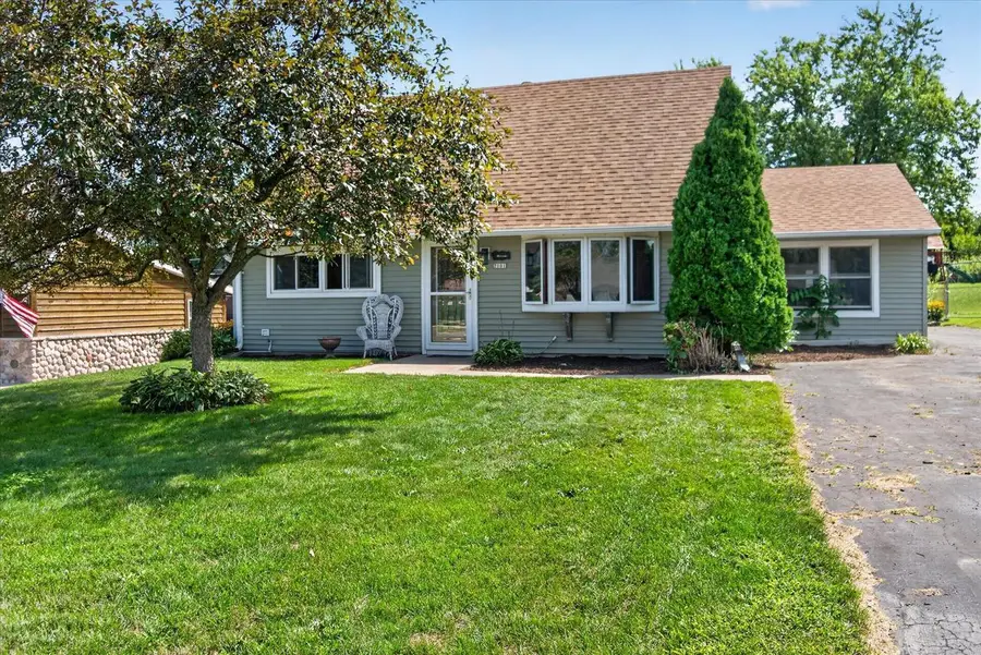 7101 W Allerton AVENUE, Greenfield, WI 53220 - #2