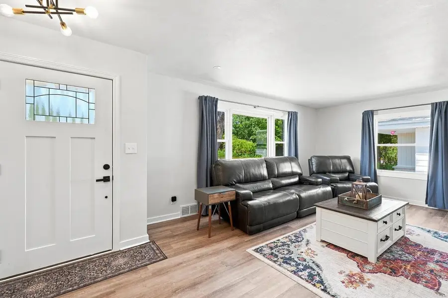 3430 N Mayfair ROAD, Wauwatosa, WI 53222 - #2