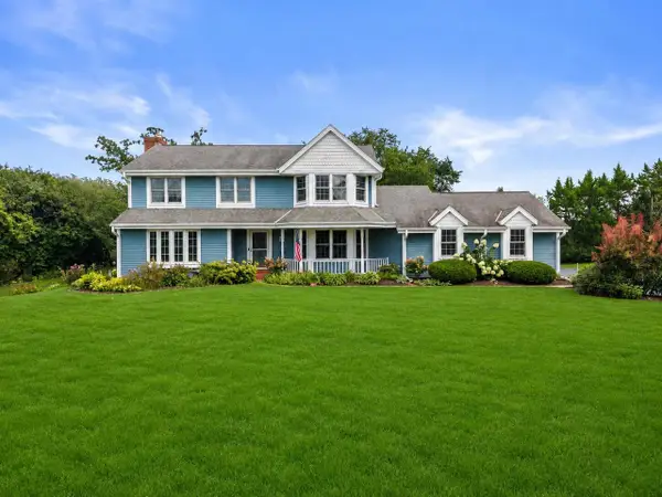 W234S5010 Woodchuck LANE, Waukesha, WI 53189