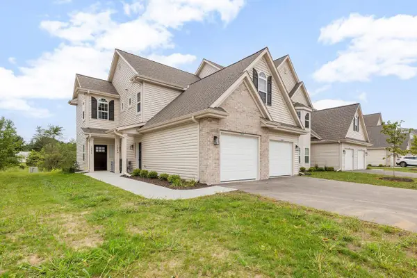 1813 Horseshoe LANE #416-1, Slinger, WI 53086