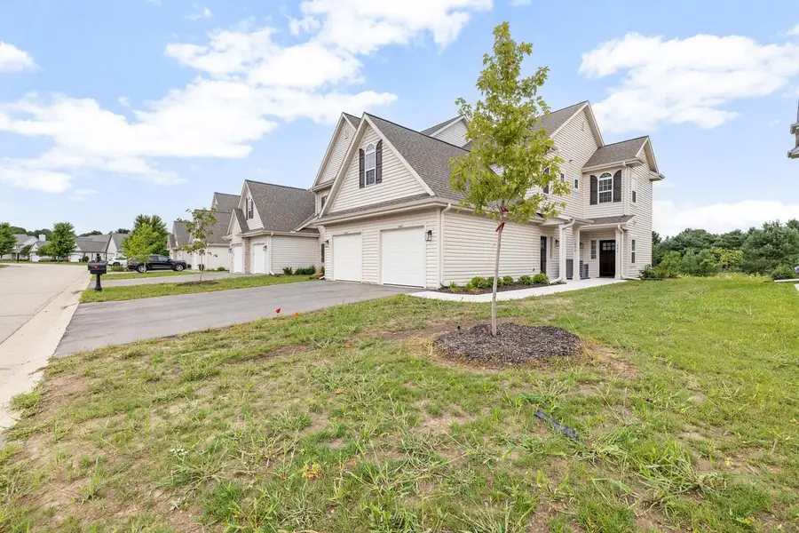 1813 Horseshoe LANE #416-1, Slinger, WI 53086 - #2