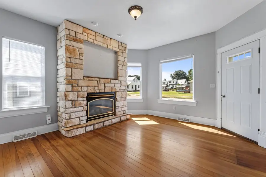 304 Jefferson STREET E, Caledonia, MN 55921 - #2