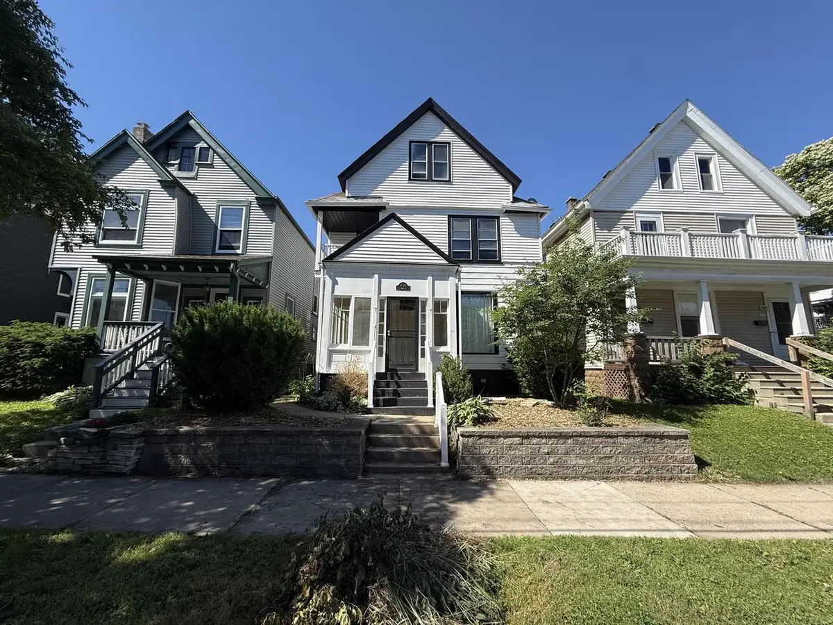 1537 E Irving PLACE, Milwaukee, WI 53202 - #1